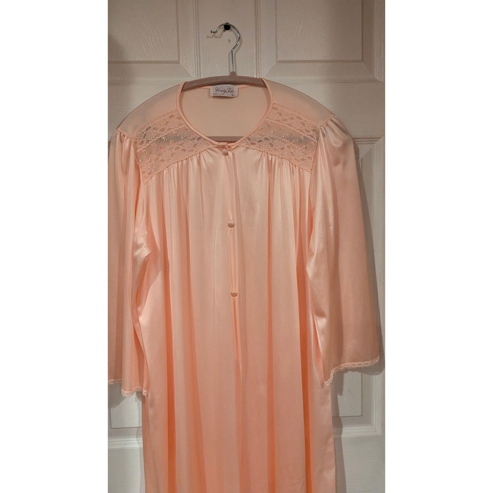 Vanity Fair Nightgown L Peach Vintage Lace Embroidered Antron III Nylon USA Made - Picture 2 of 8